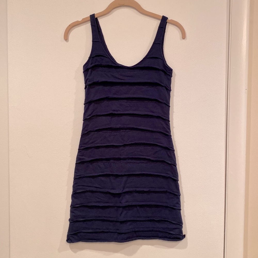 Excellent condition.  Minnie Mortimer navy dress. 31” length